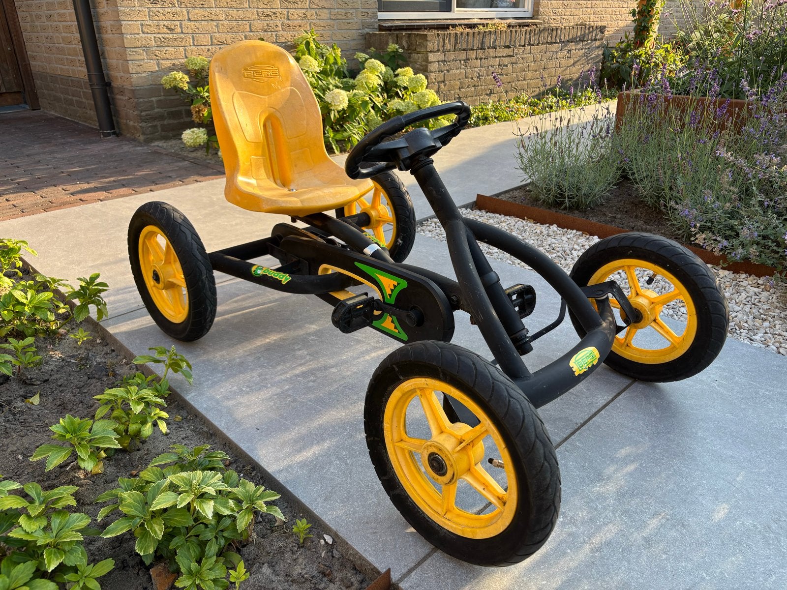 Stoere Berg Buddy skelter zwart met geel, Ophalen, Gebruikt, Berg
