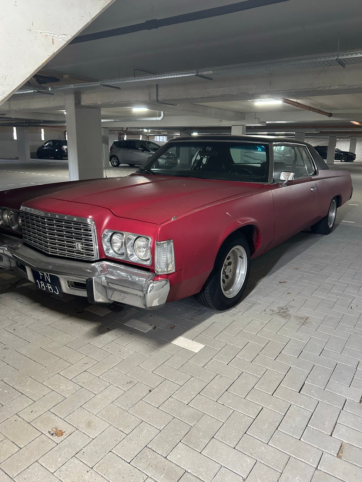 Chrysler 1975 Rood, Auto's, Particulier, Geïmporteerd, Te koop, 2186 kg