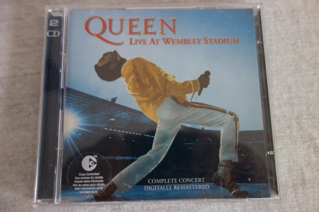 Dubbel Cd box Queen live at Wembley Stadium, Ophalen of Verzenden, Zo goed als nieuw, Poprock