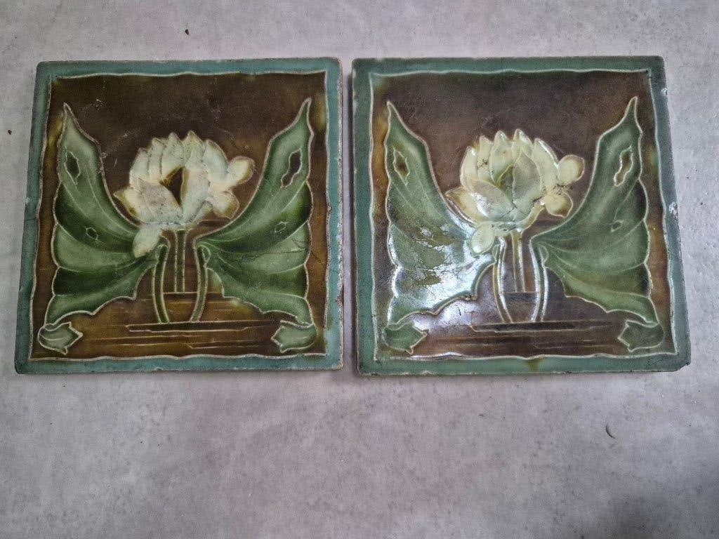2 Art Nouveau majolica tegels uit 1903, Antiek en Kunst, Ophalen of Verzenden