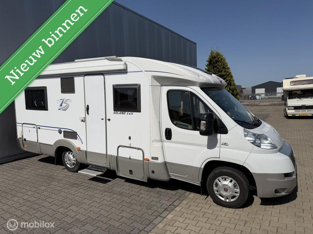 Bürstner Solano T615 Frans bed Zonnepaneel Fietsenrek, Caravans en Kamperen, Campers, Koelkast, Luifel, Tot en met 2, 6 tot 7 meter