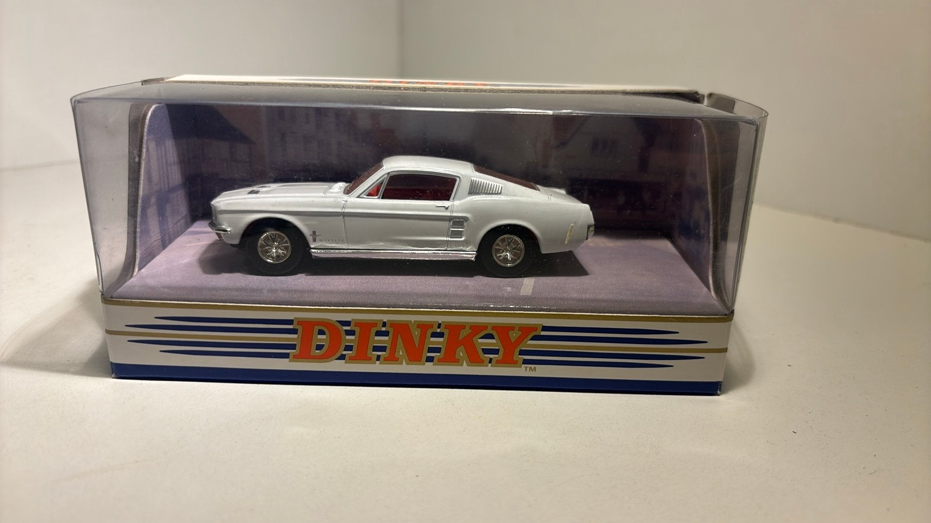 Ford mustang fast back 1967 dinky matchbox 1.43, Auto, Ophalen of Verzenden, A, A