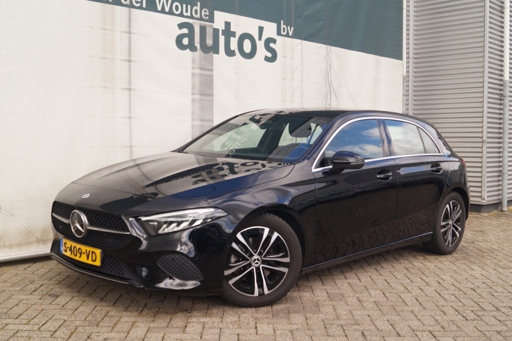 Mercedes-Benz A-Klasse 180 Automaat Luxury Line -LED-ECC-PDC, 136 pk, Gebruikt, 4 cilinders, Leder en Stof