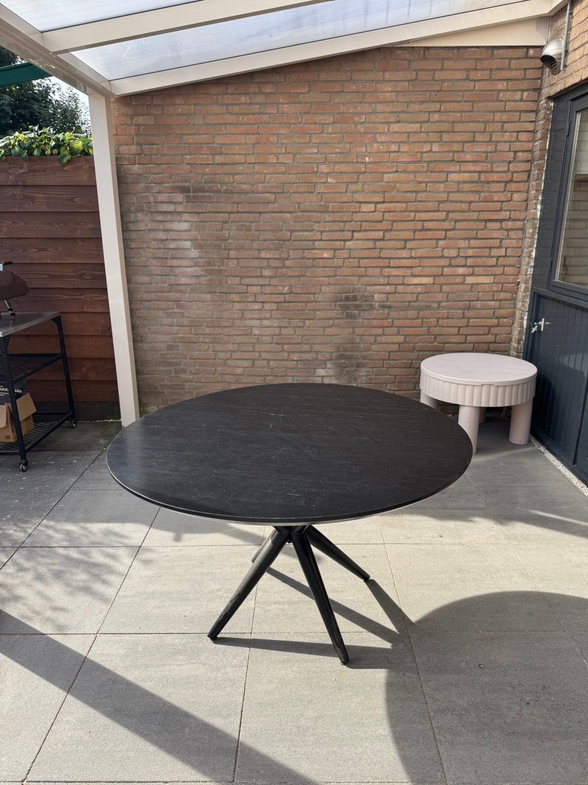 Ronde zwarte eettafel, diameter 130cm, Ophalen, Gebruikt, Rond, Vier personen