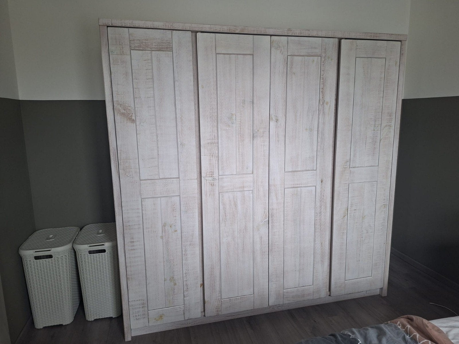 Slaapkamer set: kast, commode en spiegel whitewash grenen, Gebruikt, 200 cm of meer, 200 cm of meer, 50 tot 75 cm
