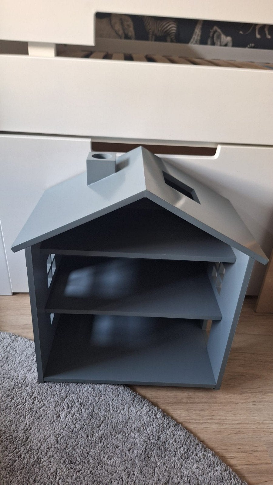 Leuk grijs huisje met planken - ideaal voor speelgoed, Ophalen, Gebruikt, Overige typen