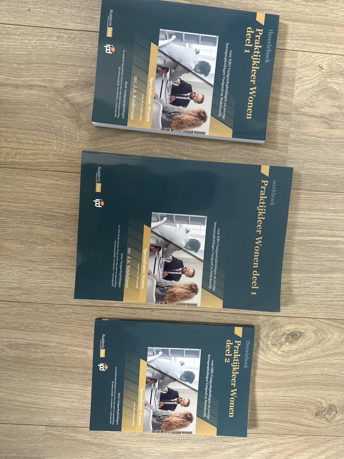 Praktijkleer Wonen deel 1 & 2 (theorieboek en werkboek), Ophalen of Verzenden, Zo goed als nieuw, MBO