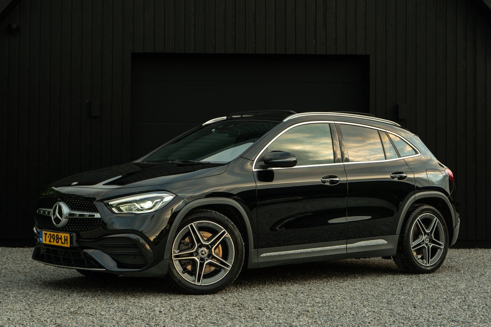 Mercedes-Benz GLA 250 4MATIC AMG Pano Leer Cruise 2020 Zwart, Auto's, Mercedes-Benz, Bedrijf, GLA, 4x4, ABS, Achteruitrijcamera