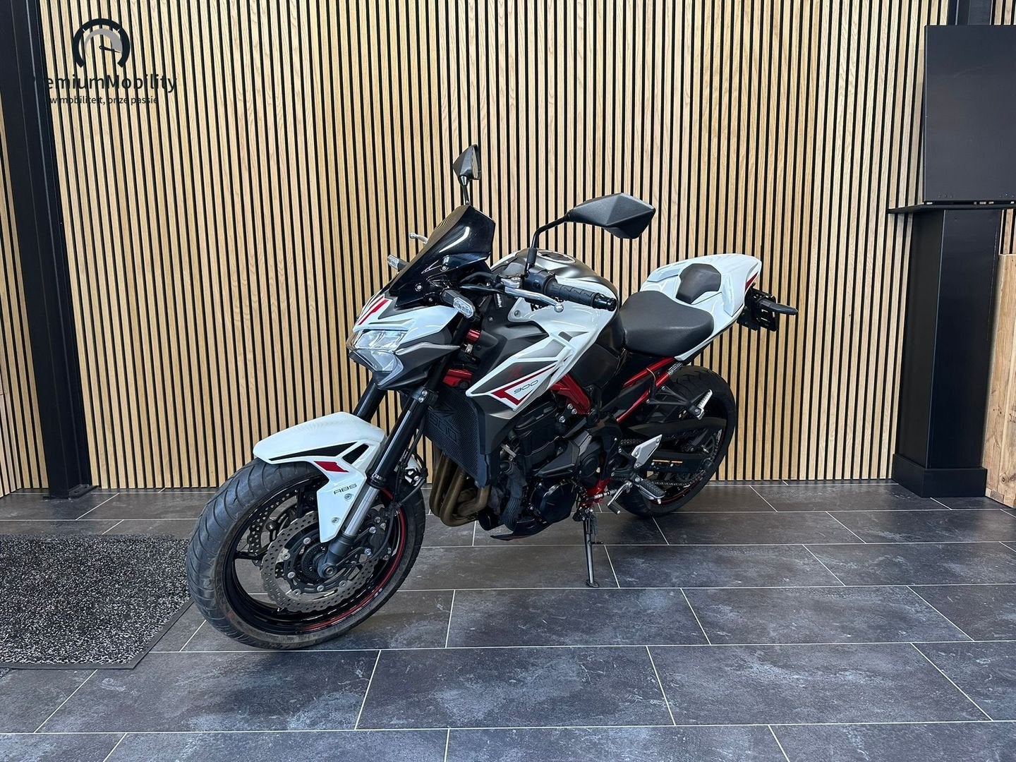 KAWASAKI Z900 PERFORMANCE (BJ 2022 / 19337 KM), 4 cilinders, Motorrijbewijs A, 948 cc, Bedrijf