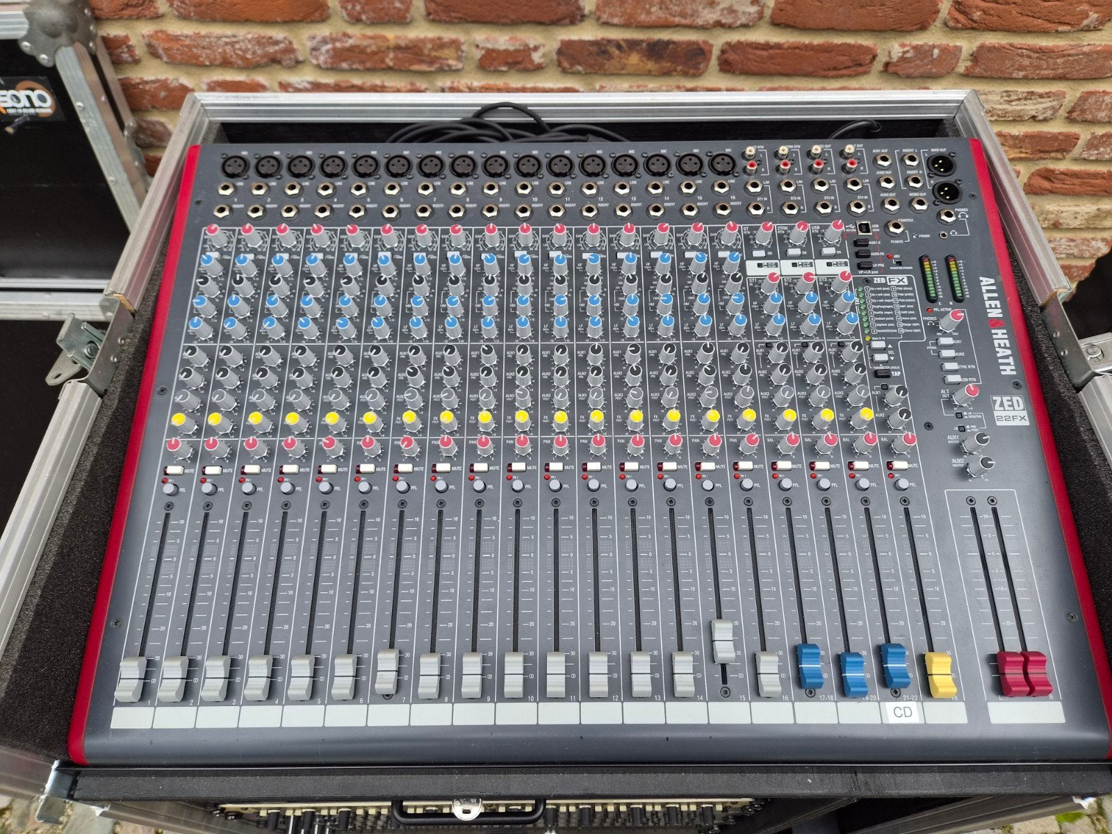 Allen & Heath ZED 22 FX Mengpaneel, Ophalen, Gebruikt, 20 kanalen of meer, Microfooningang