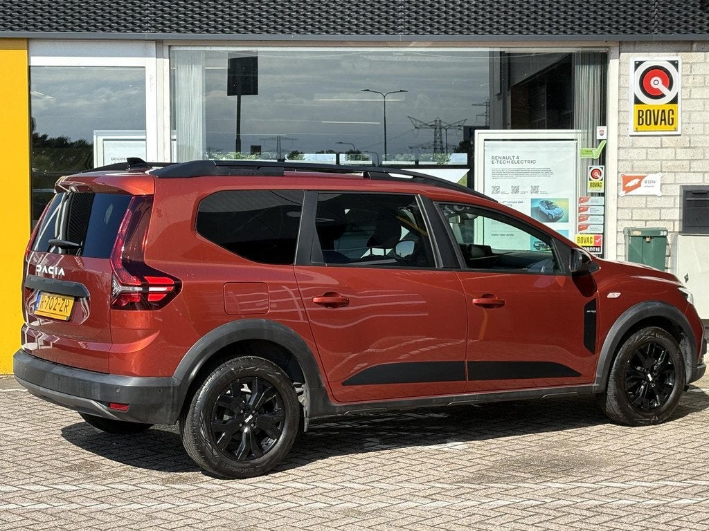 Dacia Jogger 1.0 TCe 100 ECO-G Extreme 5p. | NAP | Navigatie, Auto's, Dacia, Gebruikt, Origineel Nederlands, Handgeschakeld, Automatische klimaatregeling