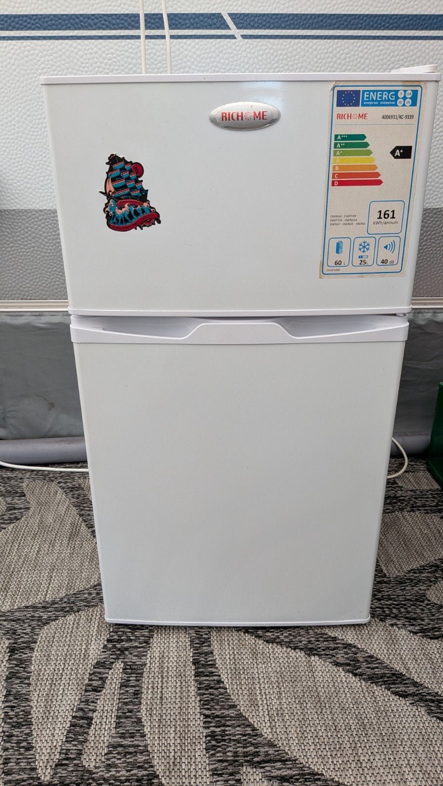 Tafelmodel koelkast met vriezer, Gebruikt, 75 tot 100 liter, Energieklasse A of zuiniger, 45 tot 60 cm
