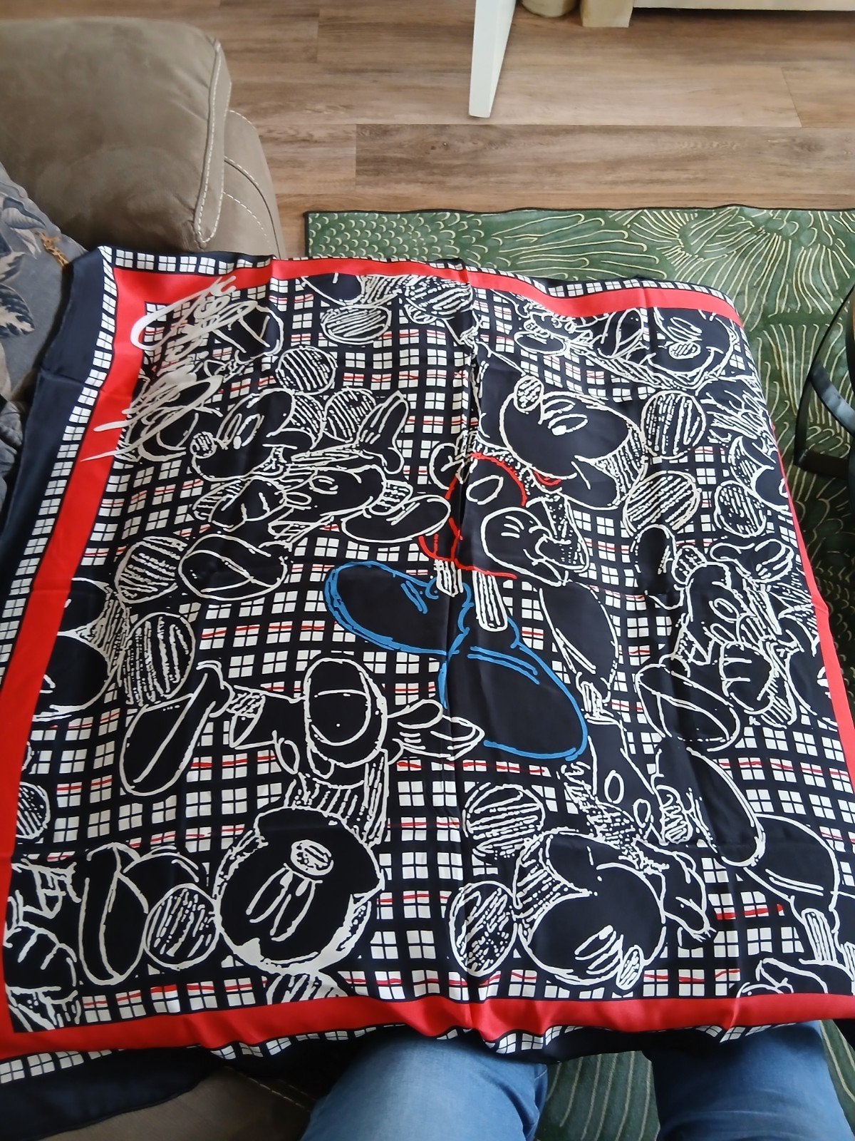 mickey mouse sjaal zijde1980⁴, Ophalen of Verzenden, Mickey Mouse, Nieuw, Kleding of Textiel