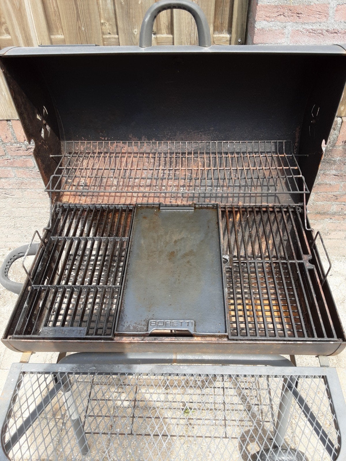 Tenneker bbq, Ophalen, Gebruikt
