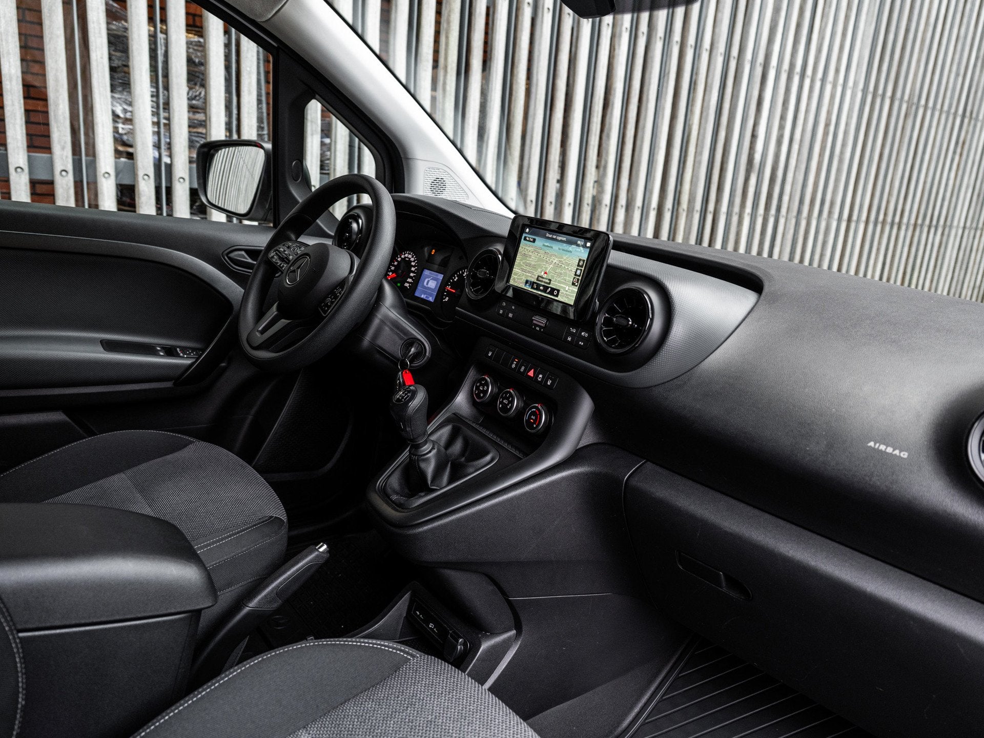 Mercedes-Benz Citan 110 102pk Benzine L1 Pro |Navi|CruiseCon, Dealer onderhouden, Gebruikt, Zwart, 4 cilinders