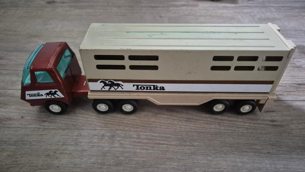 Tonka truck 55010 met paardentrailer, Hobby en Vrije tijd, Modelauto's | 1:18, Ophalen of Verzenden, Gebruikt, Auto, Overige merken