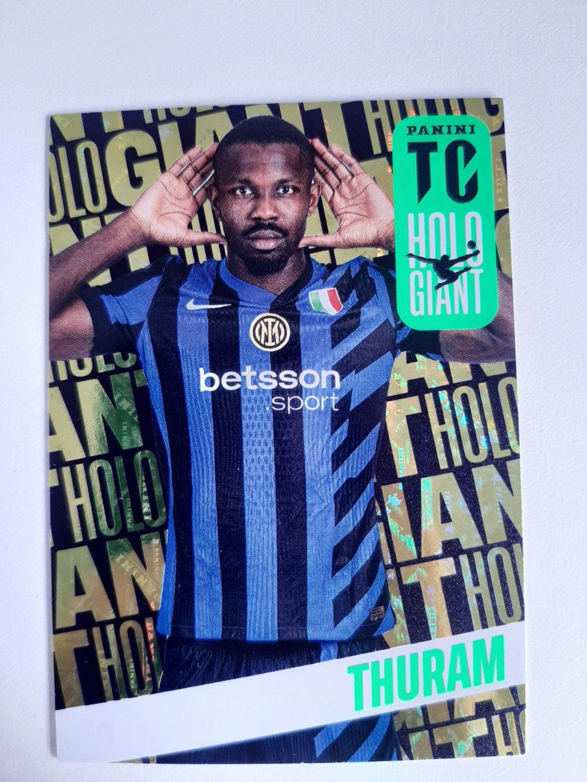 Panini Top Class Holo Giant Marcus Thuram Inter Milan, Ophalen of Verzenden, Zo goed als nieuw, Buitenlandse clubs, Spelerskaart