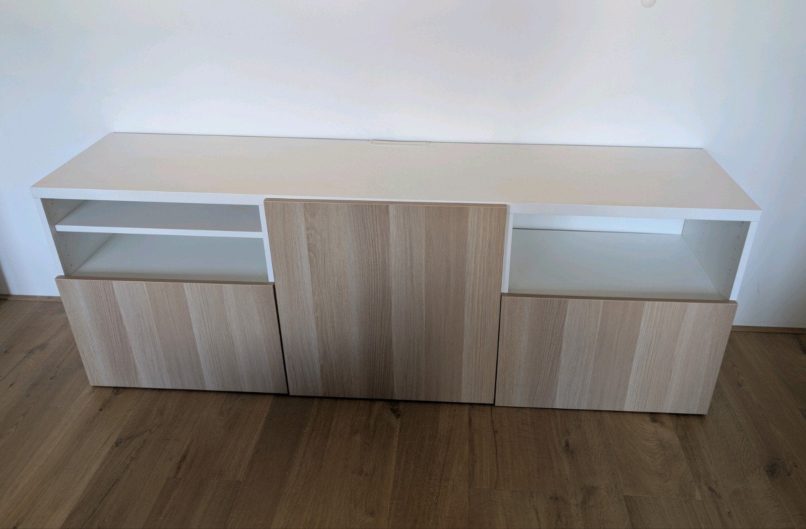 IKEA Besta TV-meubel met walnoot deuren, Huis en Inrichting, Kasten | Televisiemeubels, Ophalen, 150 tot 200 cm, Zo goed als nieuw