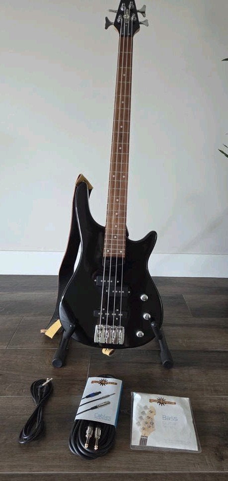 Gear4music basgitaar met accessoires, Muziek en Instrumenten, Ophalen of Verzenden, Zo goed als nieuw, Elektrisch