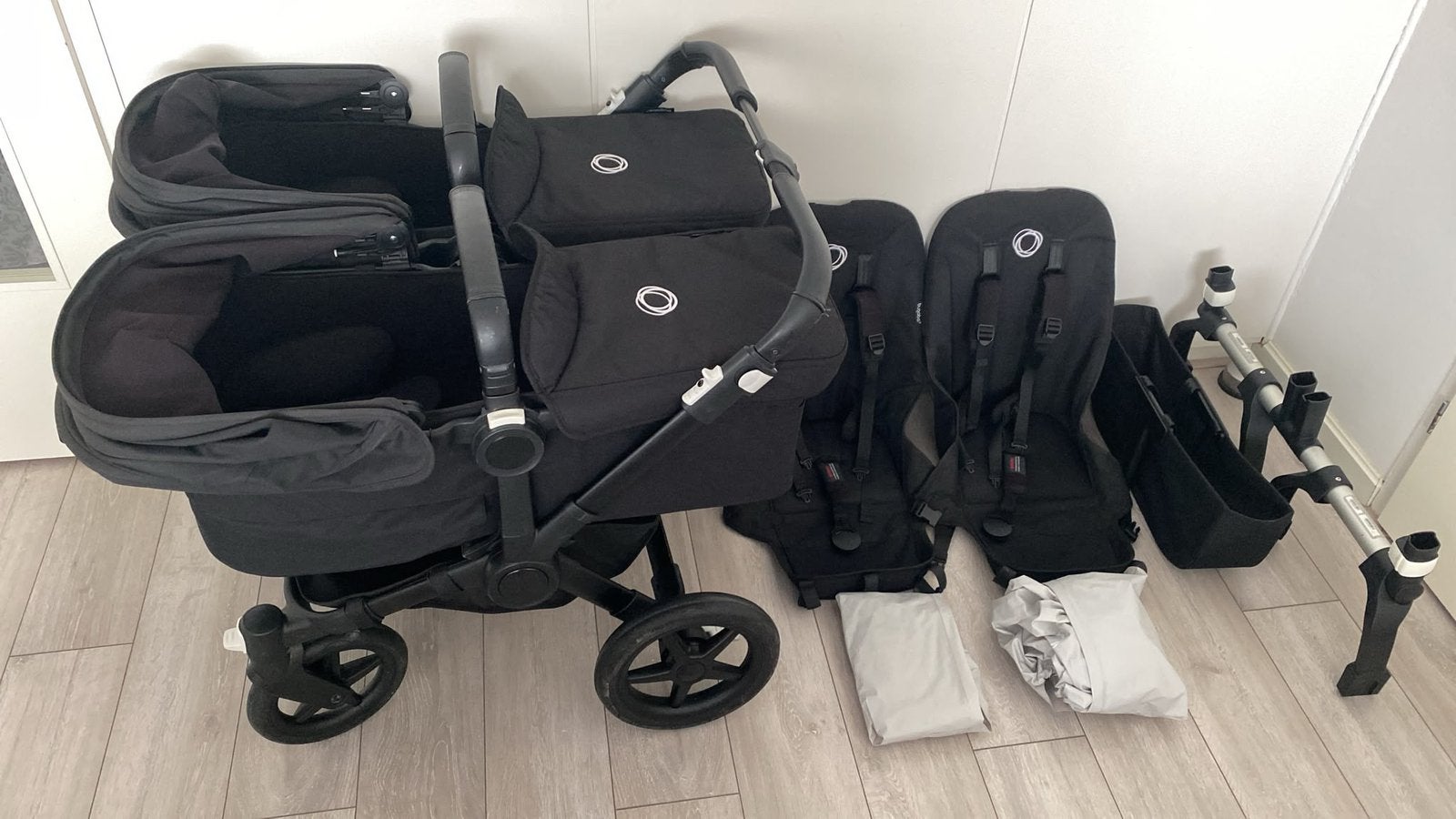 Bugaboo donkey 5 Twin all black, Support@bugaboo.com, Bugaboo, Ophalen of Verzenden, Zo goed als nieuw
