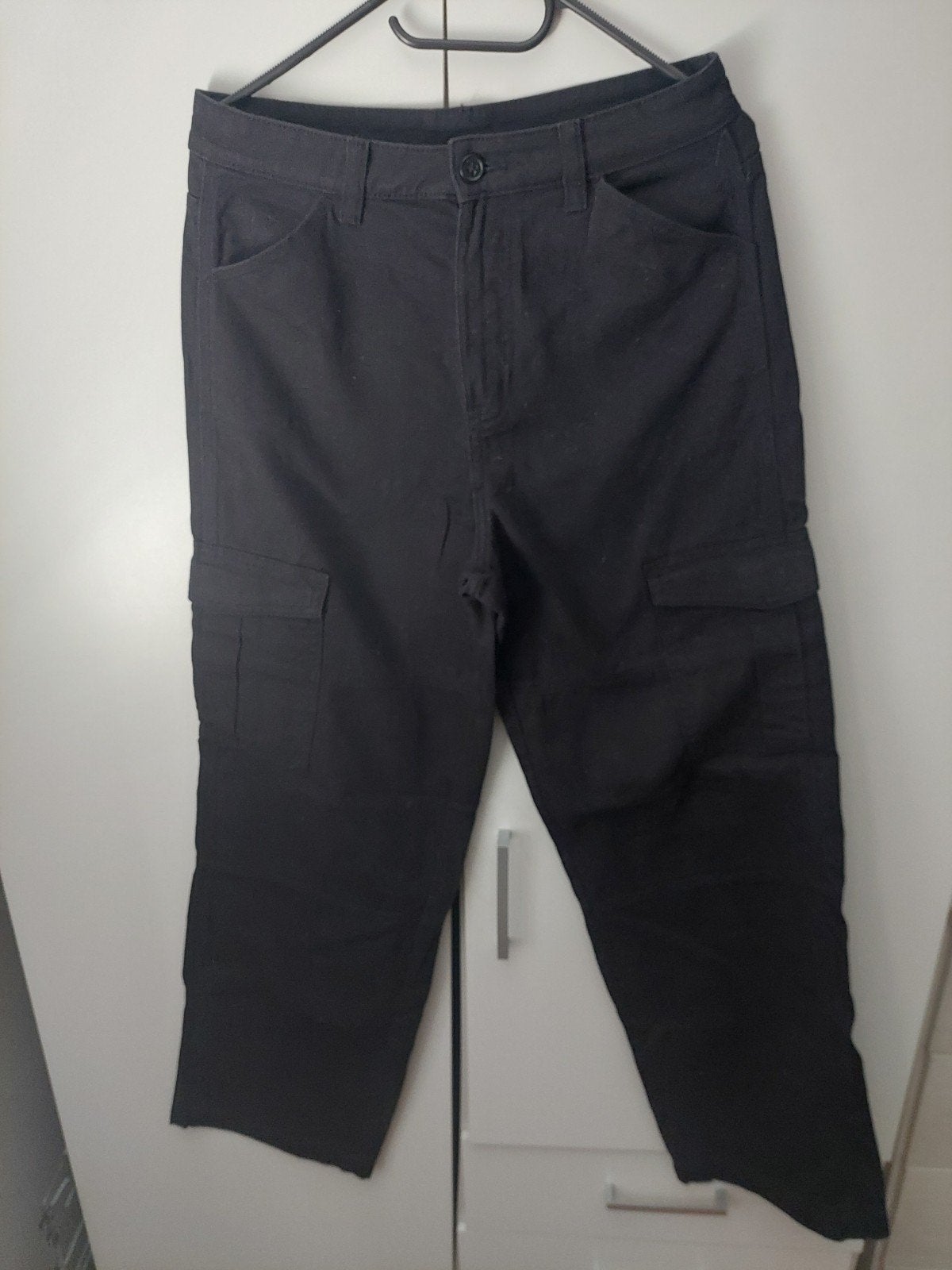 Zwarte 3/4 Cargo Broek van Divided by H&M, Maat 36, Kleding | Dames, Divided by H&M, Zwart, Ophalen of Verzenden, Zo goed als nieuw