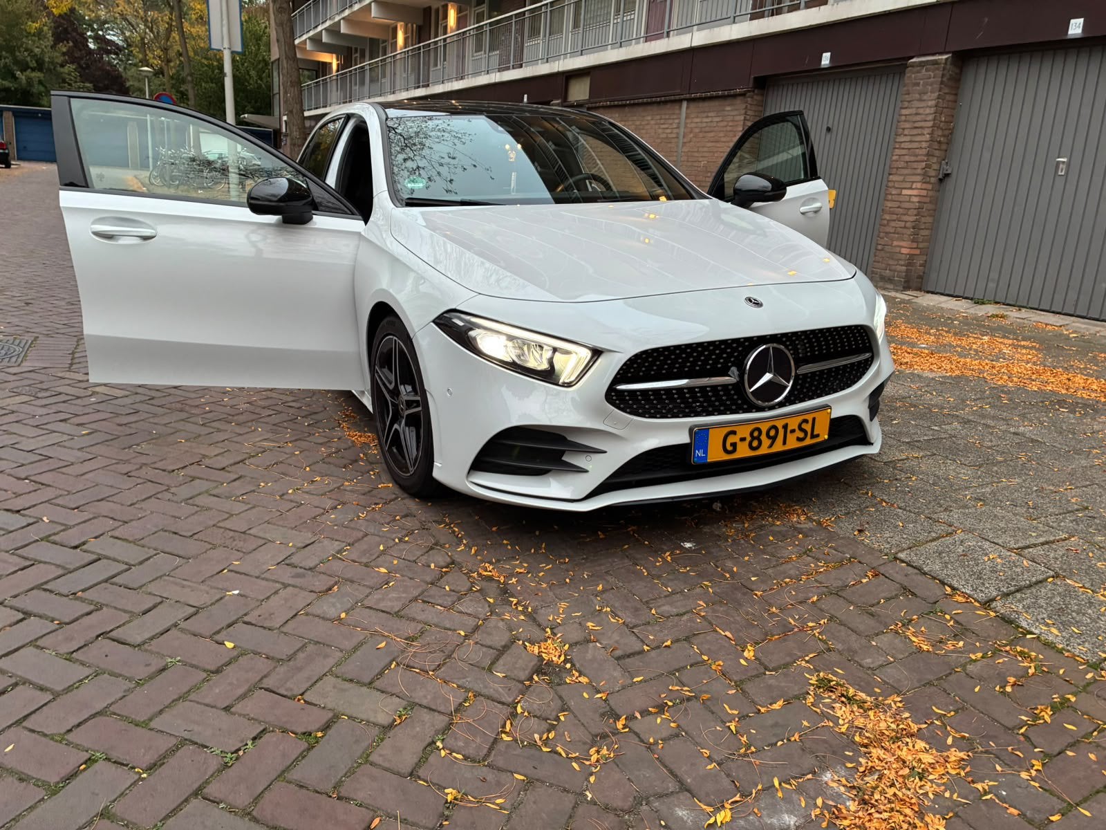 Mercedes-Benz A-Klasse A 180 136pk 7G-DCT 2019 Wit, 136 pk, 4 cilinders, Wit, Onderhoudsboekje