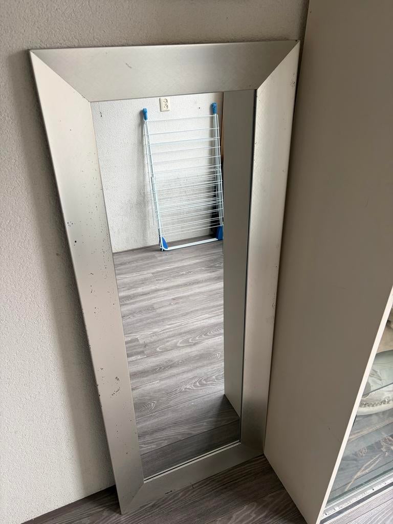 Grote spiegel met zilverkleurige lijst, Ophalen, Gebruikt, 150 tot 200 cm, Rechthoekig