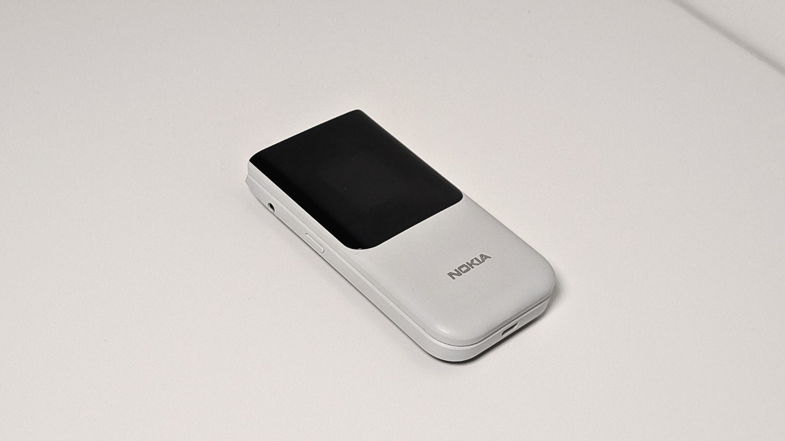 Nokia 2720 Flip - Dual Sim - 4GB, Ophalen, Wit, Fysiek toetsenbord, Nieuw