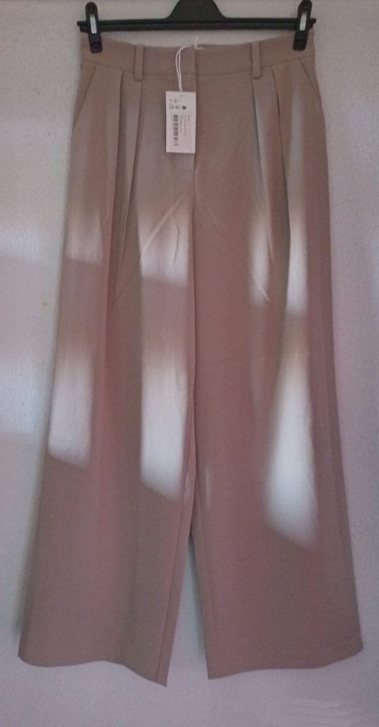 Nieuw, NA-KD NAKD pantalon broek zand taupe 38, Maat 38/40 (M), Beige, Nieuw, Ophalen of Verzenden