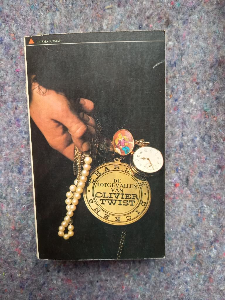 De lotgevallen van Oliver Twist/ Charles Dickens, Ophalen of Verzenden, Gelezen, Charles Dickens