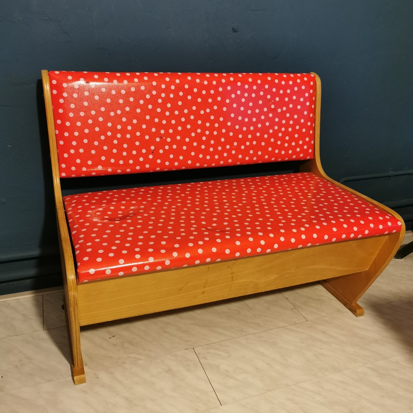 Vintage kinderbankje met opbergruimte - rood met stippen, Ophalen of Verzenden