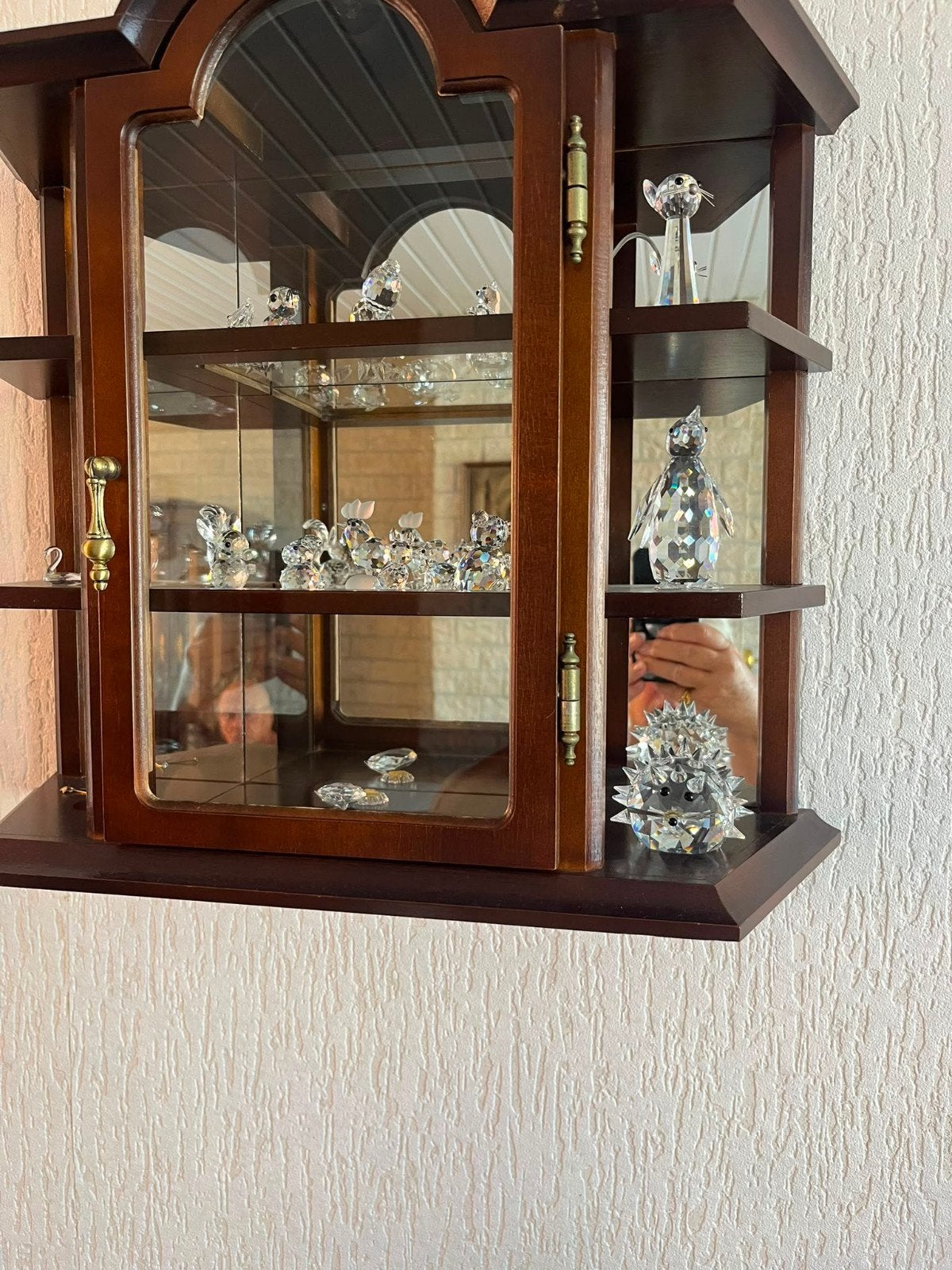 Notenhouten vitrinekastje met Swarovski kristallen, Ophalen, Minder dan 50 cm, Glas, Minder dan 25 cm