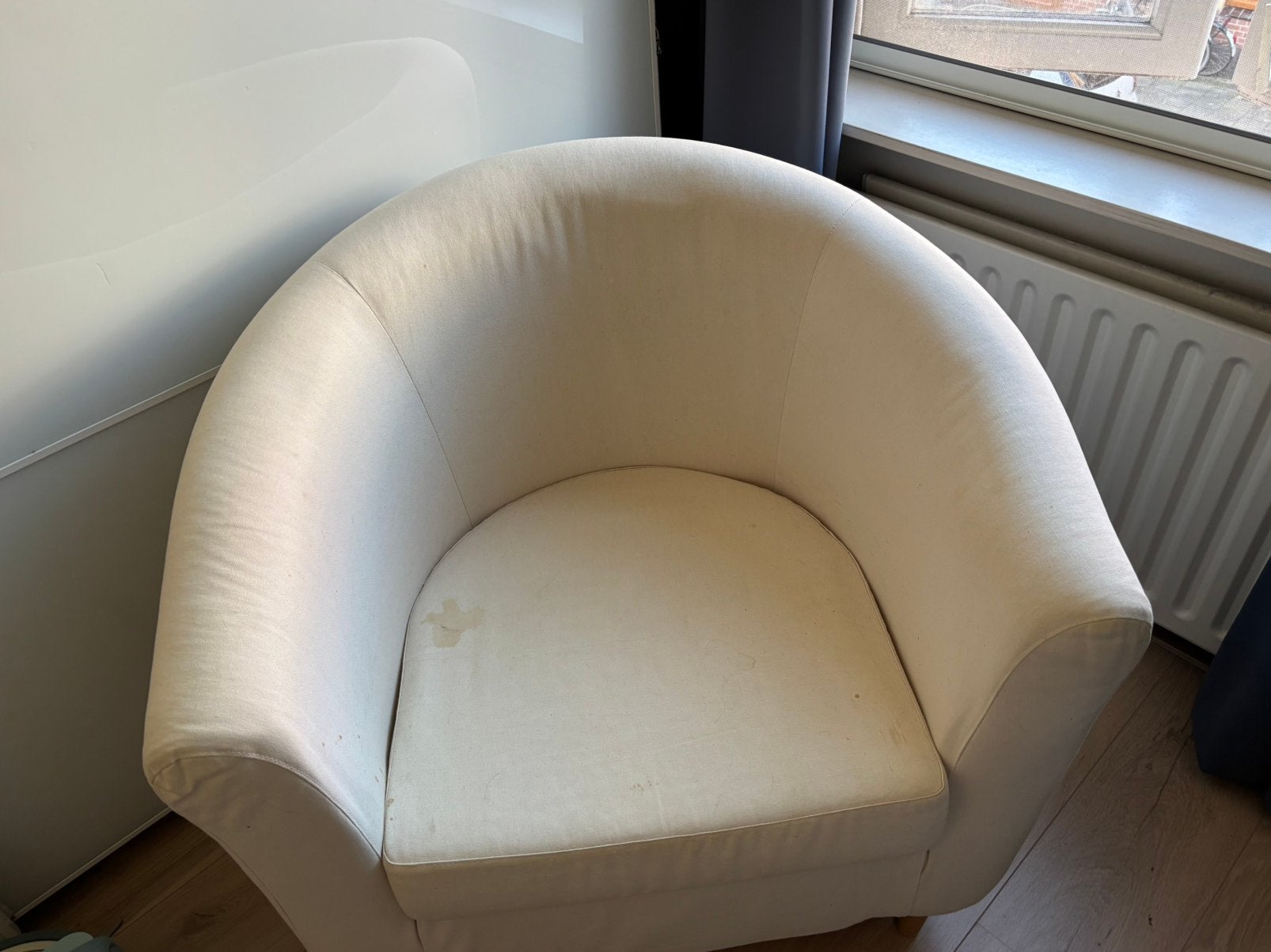 Witte stoffen stoel ikea, Eenpersoons, 75 tot 100 cm, Ophalen of Verzenden, Zo goed als nieuw