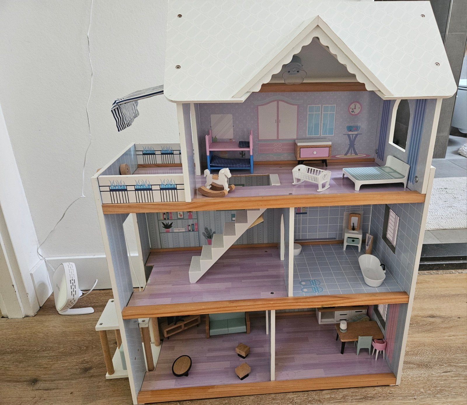 Groot poppenhuis met diverse meubeltjes, Ophalen, Gebruikt, Overige typen