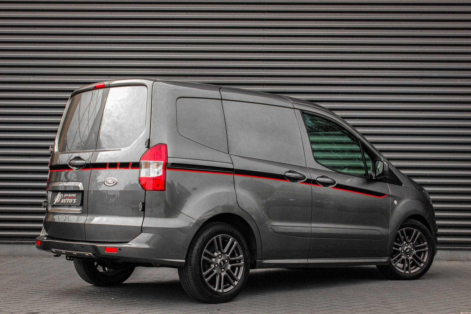 Ford Transit Courier 1.5 TDCI Sport 100PK / LM.VELGEN / 53DK, Voorwielaandrijving, 1264 kg, Bedrijf, 19 km/l