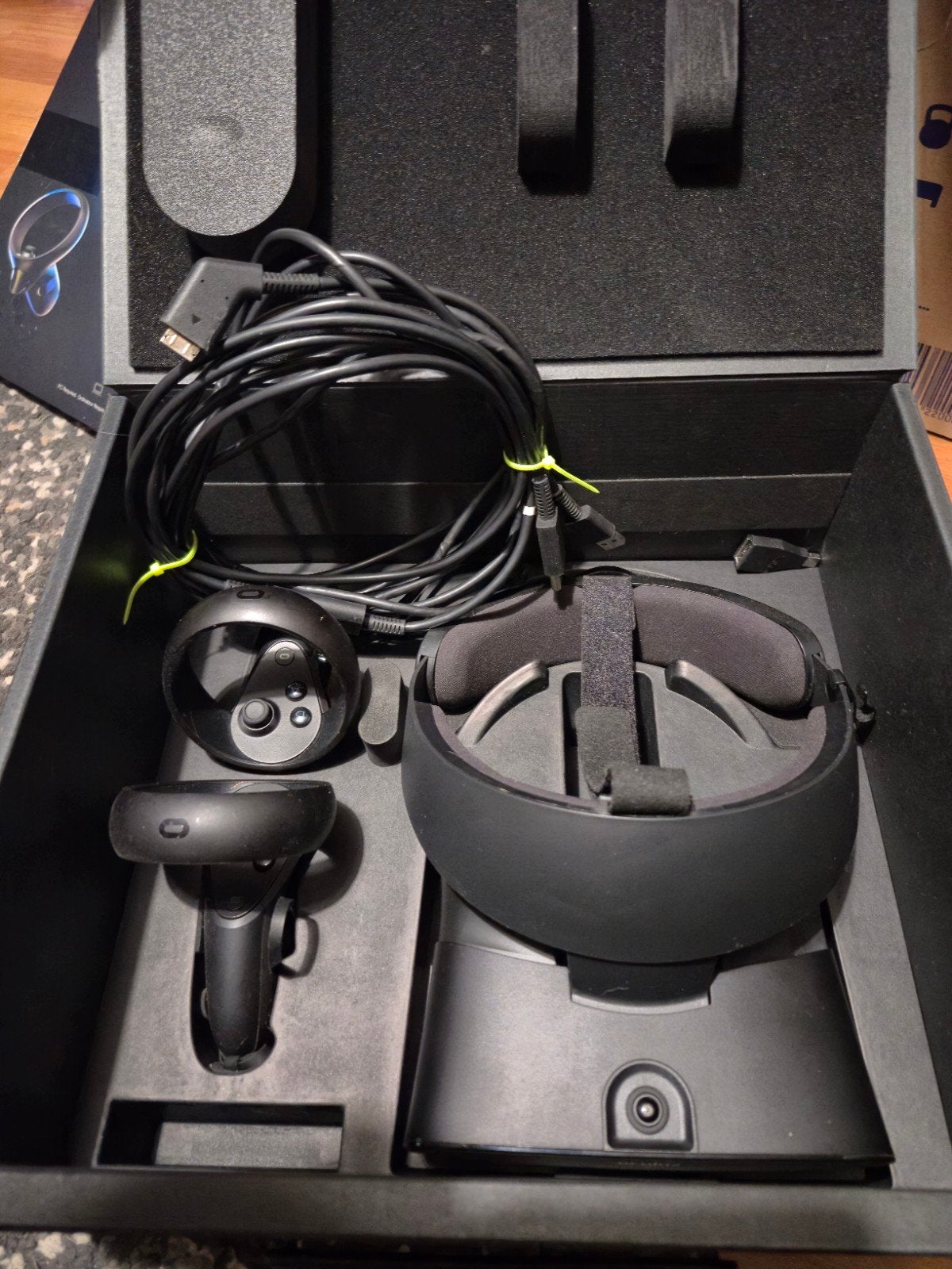 Oculus Rift S VR-bril met controllers, Spelcomputers en Games, Ophalen, Gebruikt, VR-bril, Pc