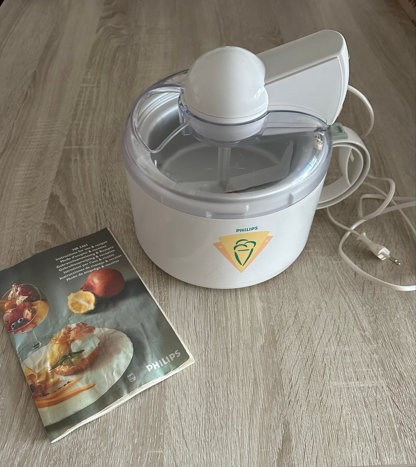 Philips HR 2304 IJsmachine - Maak zelf heerlijk ijs!, Ophalen of Verzenden, Zo goed als nieuw
