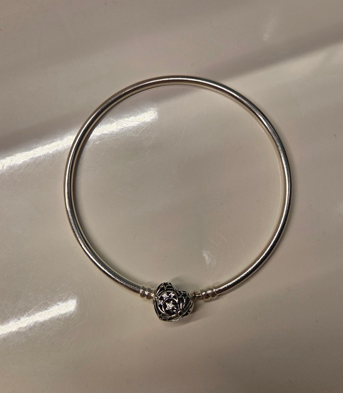 Pandora Armband met Hartvormige Sluiting, Ophalen of Verzenden, Zo goed als nieuw, Met bedels of kralen, Zilver