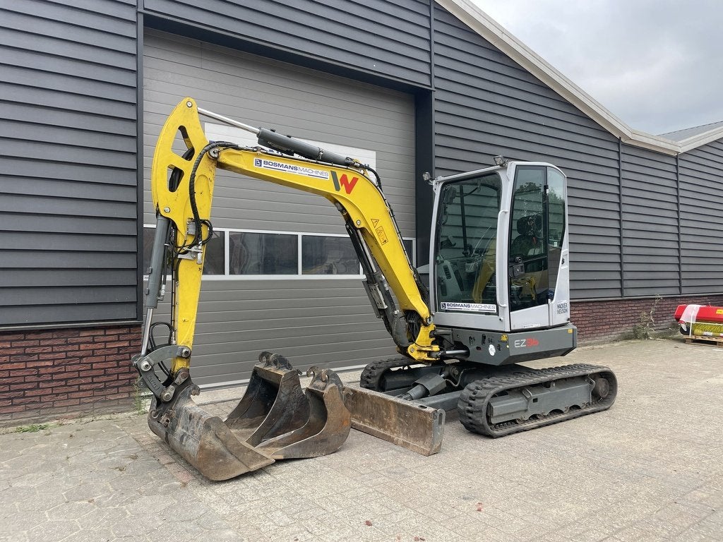 Neuson EZ36 minigraver / centrale smering, Graafmachine