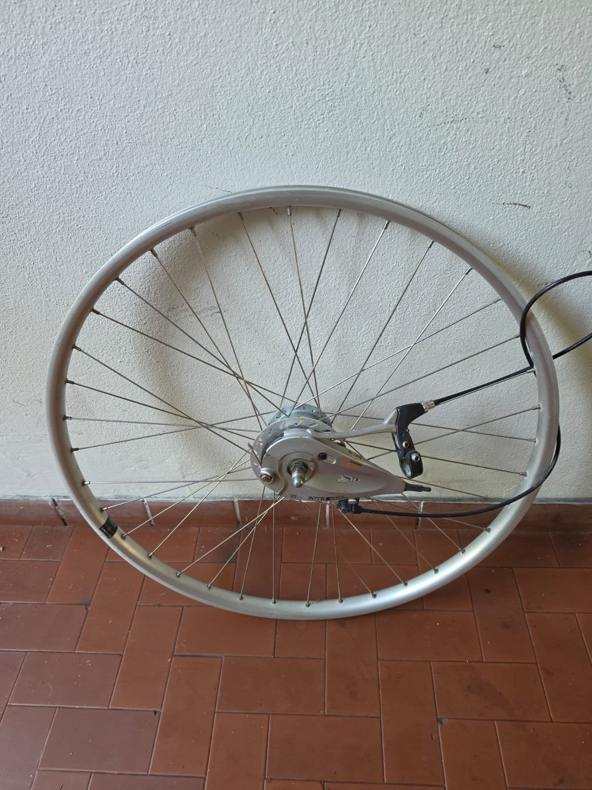 Voorwiel 28 inch in nieuwe staat  Alleen ophalen, Fietsen en Brommers, Ophalen, Zo goed als nieuw