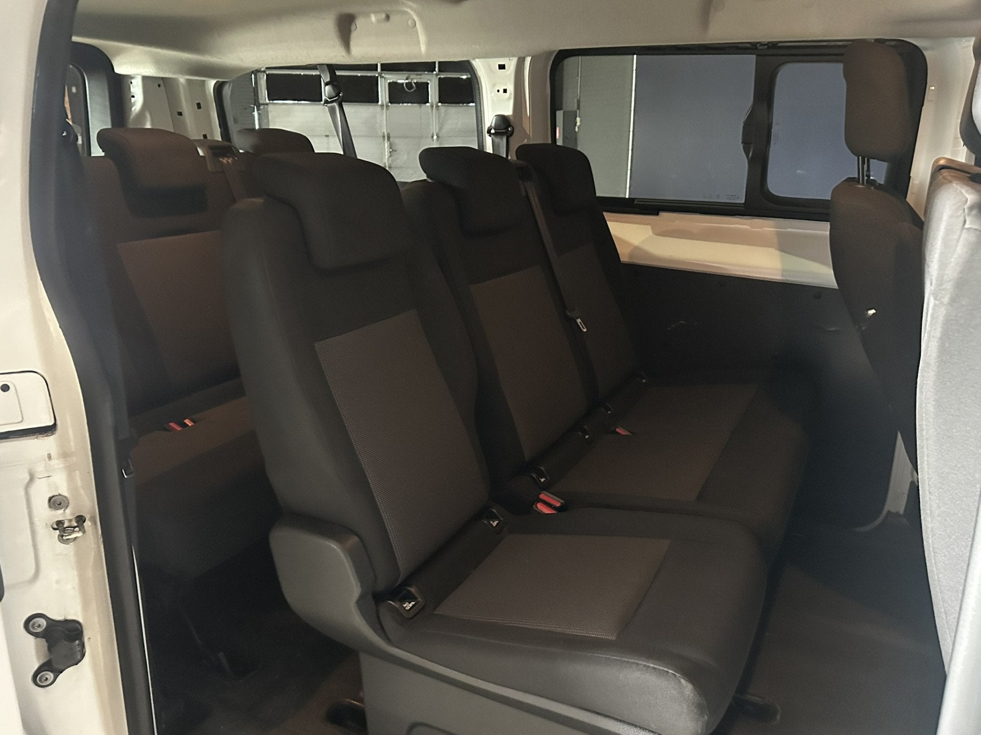Toyota ProAce Shuttle 1.5 D-4D 120pk L3H1 Personenbus 9 Zitp, Voorwielaandrijving, Dealer onderhouden, Stof, Gebruikt
