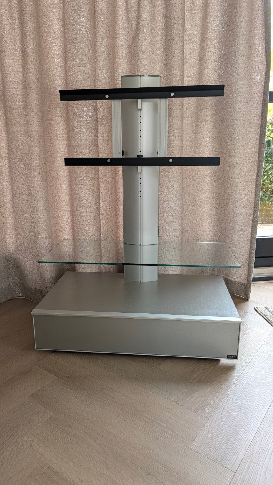 TV-meubel met glazen plank en beugel, Ophalen, 100 tot 150 cm, 50 tot 100 cm, Zo goed als nieuw