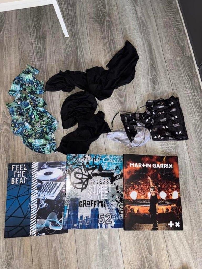 Diverse klappers en rekbare kaften (Martin Garrix, DJ), Ophalen, Zo goed als nieuw