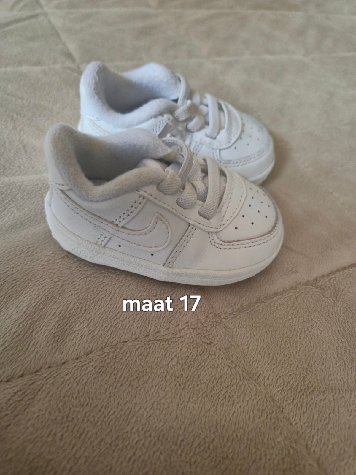 Nike Air Force 1 babyschoentjes maat 17, Schoentjes, Jongetje of Meisje, Ophalen of Verzenden, Zo goed als nieuw