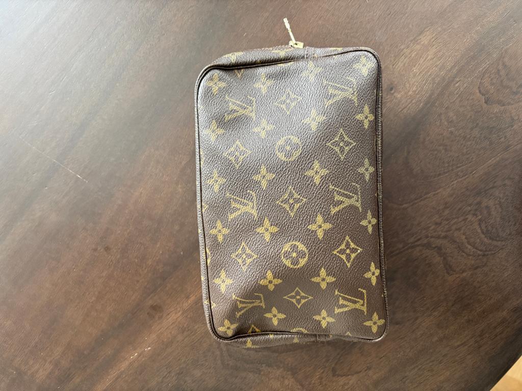 Louis Vuitton Toilettas Bruin Monogram Canvas, Ophalen of Verzenden, Zo goed als nieuw