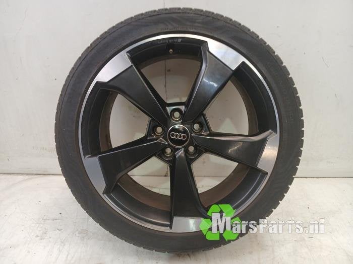 Velg + Band van een Audi Q2, Gebruikt, -, -, Ophalen of Verzenden
