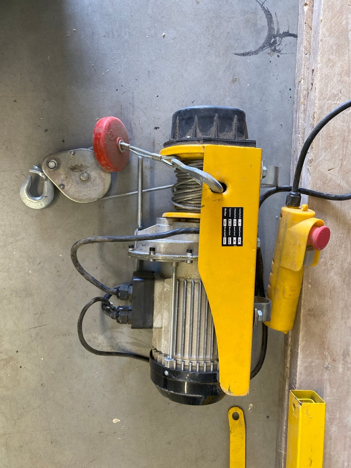 Elektrische steiger takel 300/600KG, Ophalen, Gebruikt, Elektrisch