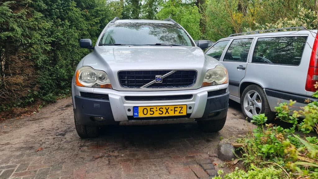 Volvo XC90 2.4 D5 Geartronic 2006 Grijs, Zwart, 241 €/maand, Vierwielaandrijving, 2401 cc