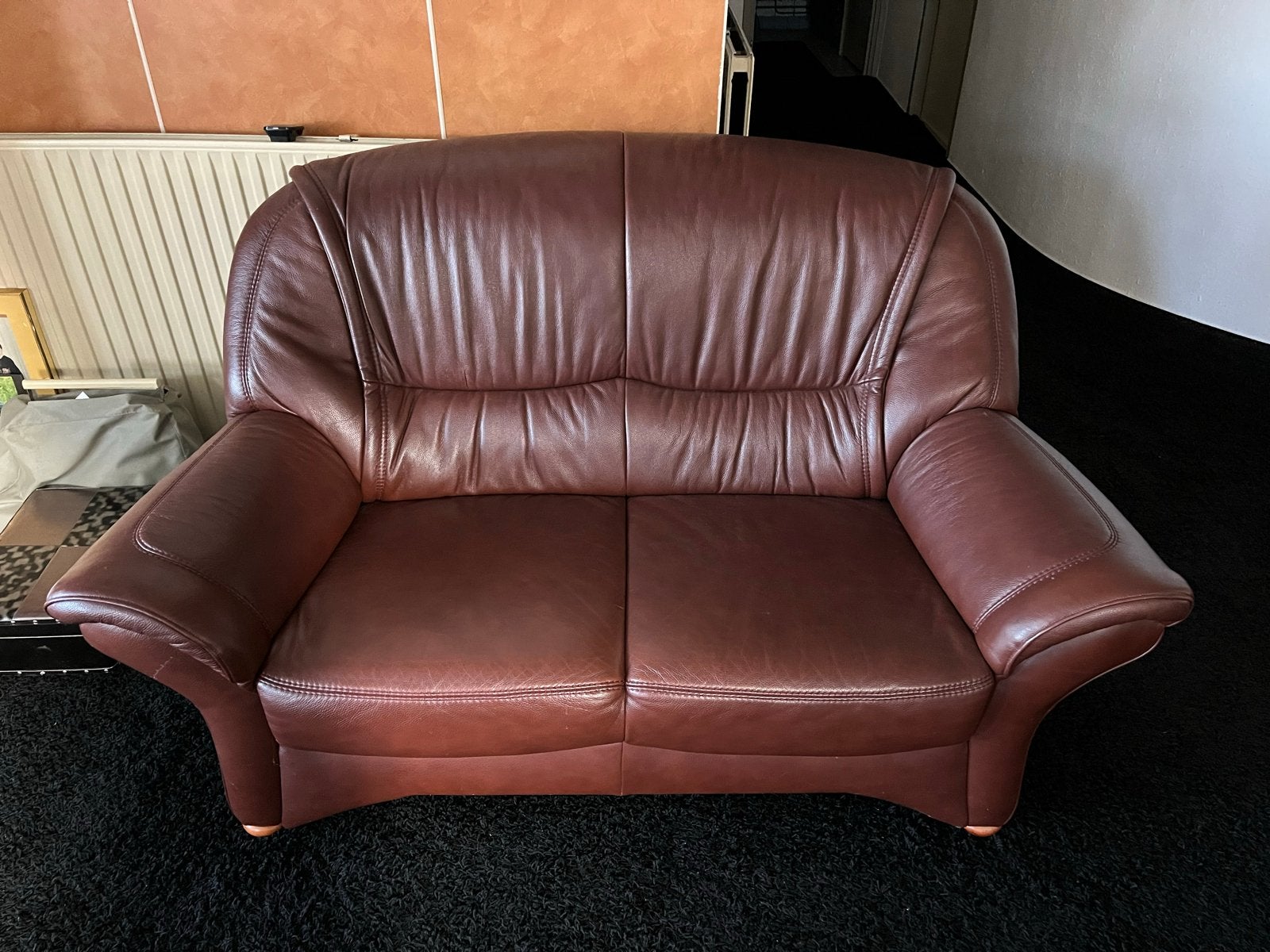 Comfortabele bordeaux leren tweezitsbank, Ophalen, Gebruikt, 150 tot 200 cm, Tweepersoons