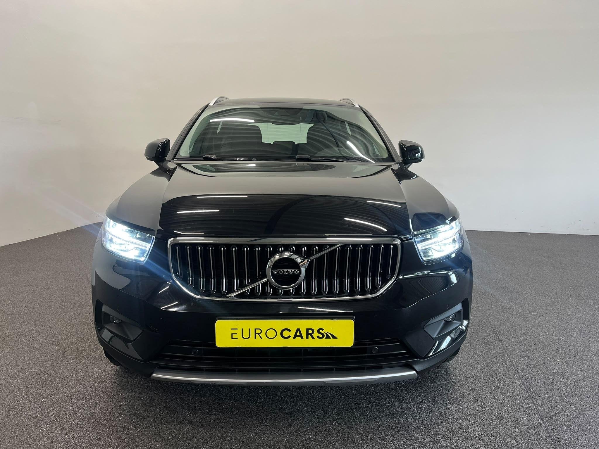 Volvo XC40 1.5 T4 Recharge Inscription Expression Wegklapbar, Auto's, Volvo, Stof, 1712 kg, Zwart, Plug-in hybride